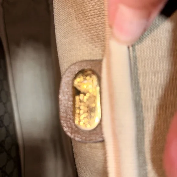 Gucci Beige GG Supreme Shoulder Bag with Green-Red Web Strap - Picture 11 of 12